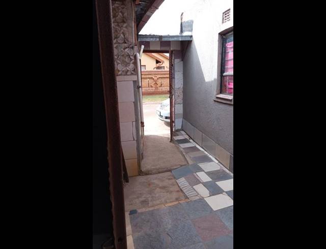 3 BEDROOM HOUSE FOR SALE IN PROTEA NORTH